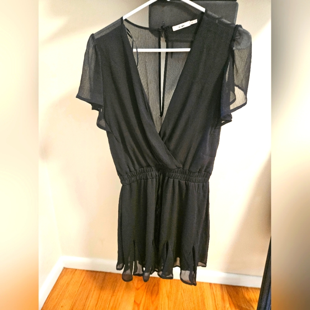 Francescas- black short sleeve dress